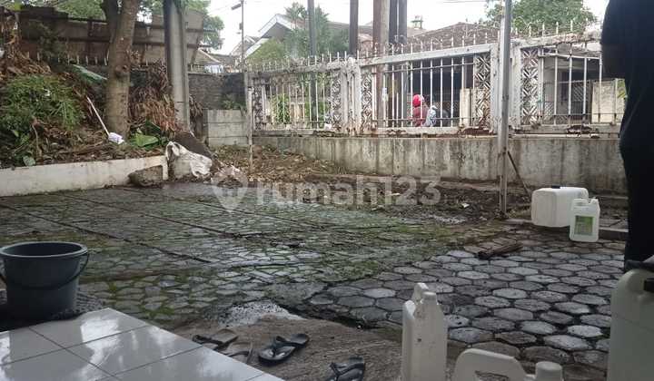 Rumah Tua Sumber Sari Mainroad@ Lebar Muka 13M Bagus