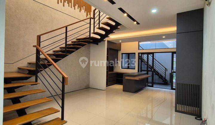 Dijual Rumah Lux Minimali Semi Furnish di Mekarwangi 1