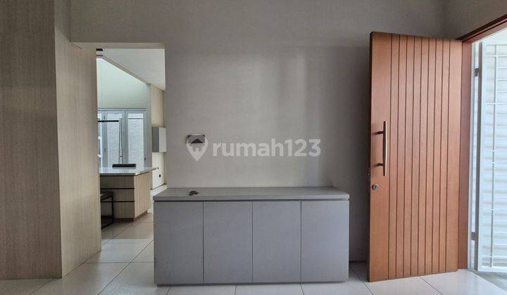 Dijual Rumah Lux Furnish Siap Huni di Muara  2