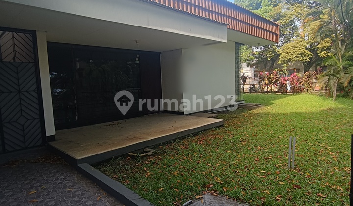 Classik, Warm, Bersih, Asri, Besar Hanya di Sumber Sari Dekat Kemana Mana Classik, Warm, Bersih, Asri, Besar Hanya di Sumber Sari Dekat Kemana Mana