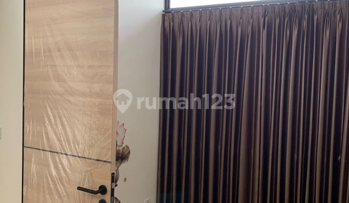 Rumah 2 Lt Sewa.lippo Karawaci Tangerang Bagus 2