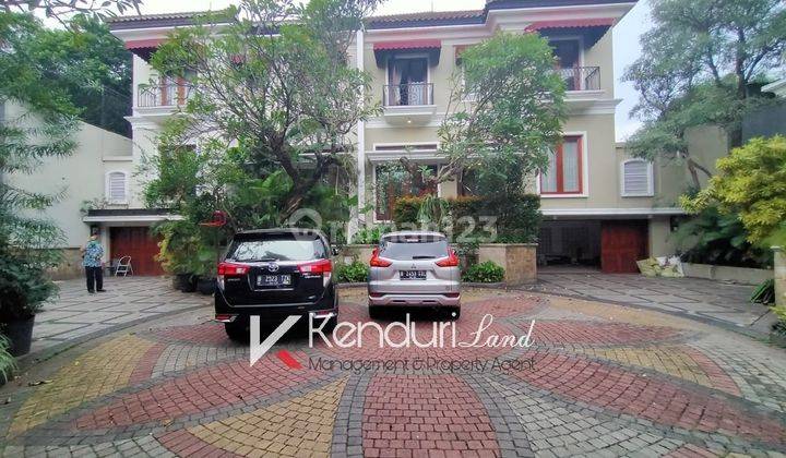 Townhouse Exclusife with Private Pool Best Area Ampera 1