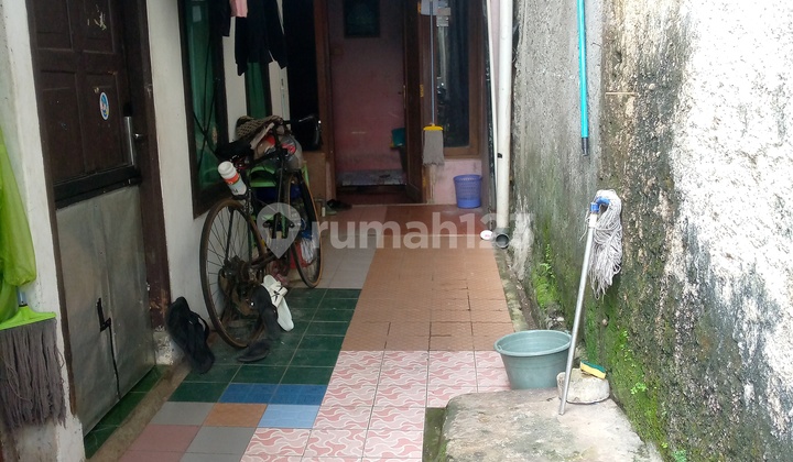 Rumah secondary strategis dekat jalan raya utama  2