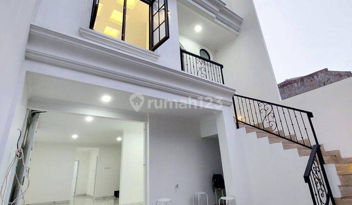 Rumah 3lantai plus Rooftop strategis best area Tebet 2