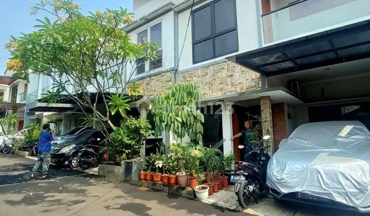 Rumah Bergaya Industrial Dalam Cluster Strategis Best Akses 1