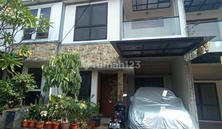 Rumah Bergaya Industrial Dalam Cluster Strategis Best Akses 2