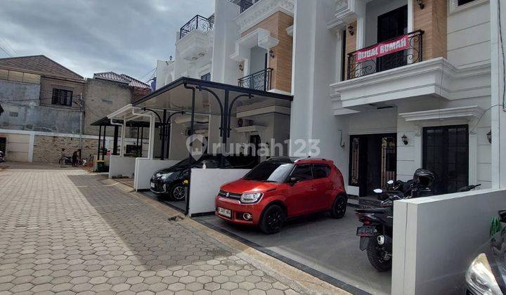 Rumah Dalam Cluster Pinggir Jalan Raya Utama 2