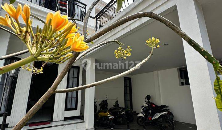 Rumah Mewah Full Furnished Plus Swimming Pool  1