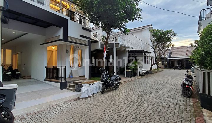 Rumah Mewah Tanah Luas Dalam Cluster Jagakarsa 