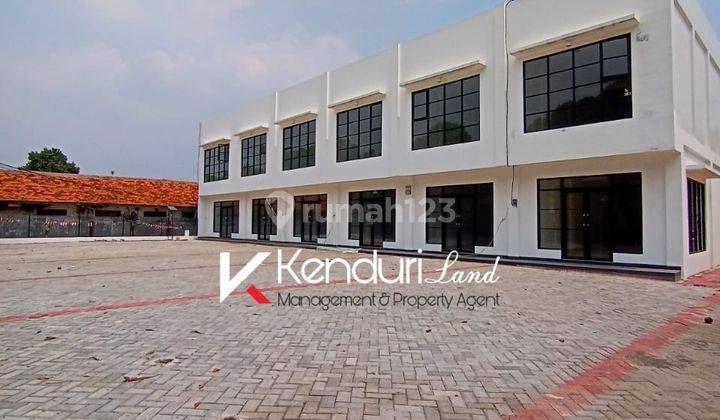 Ruko Murah Lokasi Strategis Area parkir Luas  5
