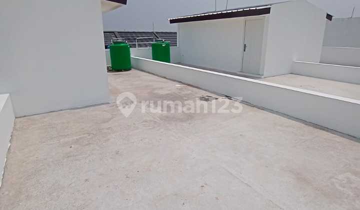 Ruko Murah Lokasi Strategis Area parkir Luas  14