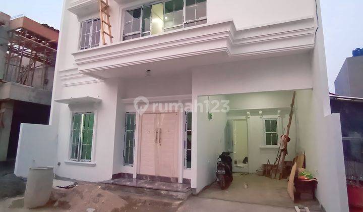 Mewah Minimalist Lokasi strategis dalam Cluster 1