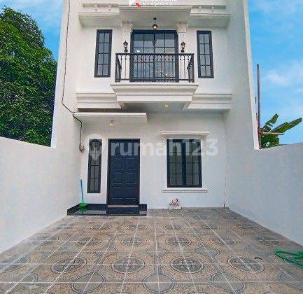 Rumah Mewah Classic Plus Rooftop Selangkah Ke Tol 1