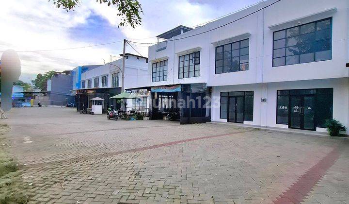 Ruko 3 Lantai Rooftop Area Parkir Luas Dekat Tol 2