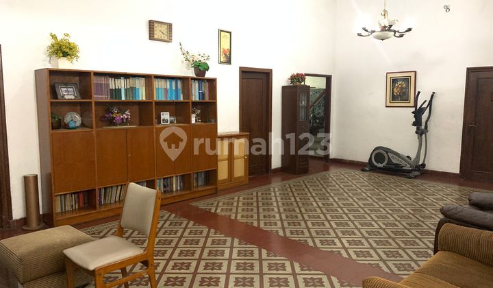 Rumah Prime Location Di Jalan Riau, Cocok Untuk Usaha