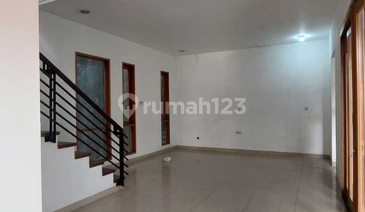 Sewa Rumah di Sayap Riau Lingkungan Aman, Nyaman dan Asri Sewa Rumah di Sayap Riau Lingkungan Aman, Nyaman dan Asri