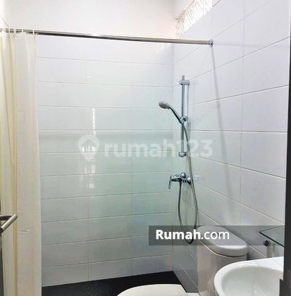 Strategic Commercial Building on Gatot Subroto Street, Bandung 2