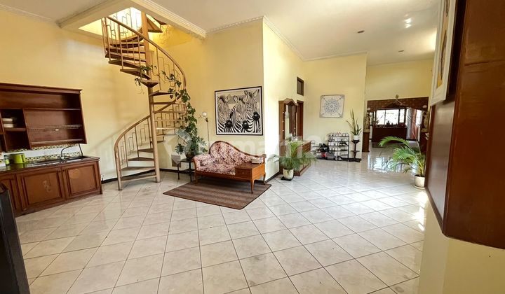 Ruang Usaha Bagus4,5 Lantαι Braga, Bandung 