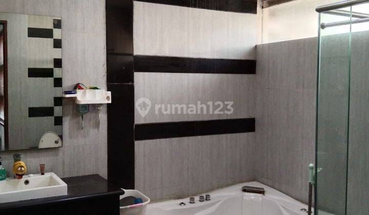 Rumah di Batununggal Molek Lux, Terawat Jarang Ada