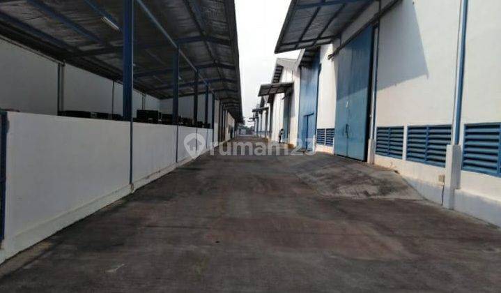 Pabrik di Kabupaten Subang, Lokasi Strategis 3