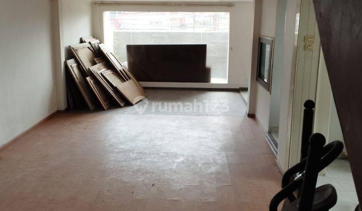Ruko di Gatot Subroto Bandung, Lokasi Strategis 8