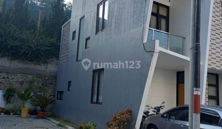 Rumah Cluster 2 Lantai Dekat Polban di Geger Kalong Bandung 1