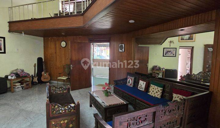 RUMAH STRATEGIS COCOK UNTUK USAHA DI SAYAP GATOT SUBROTO 2