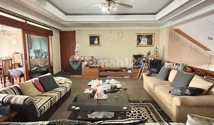 Rumah Luas Asri Terawat di Hegarmanah Bandung Rumah Luas Asri Terawat di Hegarmanah Bandung