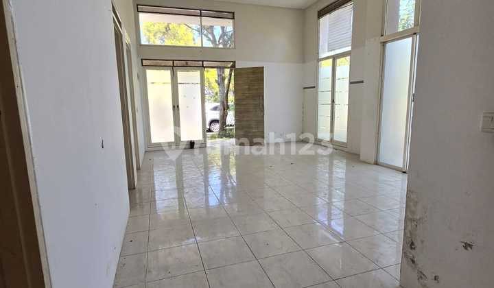 Rumah Hook dengan Taman Luas Tatar Naganingrum, Kbp 2