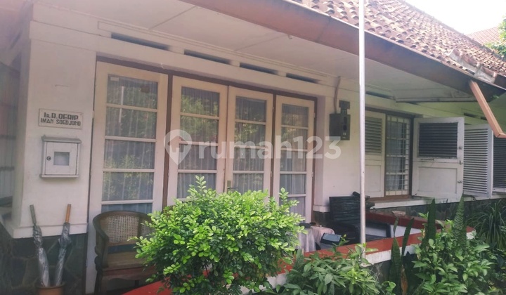 Rumah Belanda di Mainroad Riau Bandung, Cocok untuk Usaha
