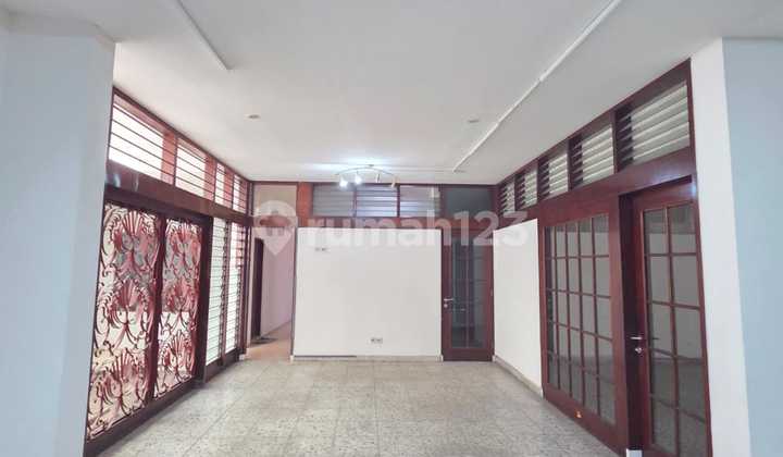 Disewakan Ruang Usaha di Veteran Bandung Disewakan Ruang Usaha di Veteran Bandung