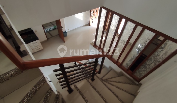 3-Story House Cul-de-sac Dago Wing Bandung