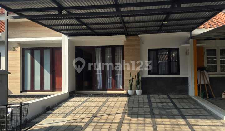 Rumah Minimalis, Furnished Kota Baru Parahyangan