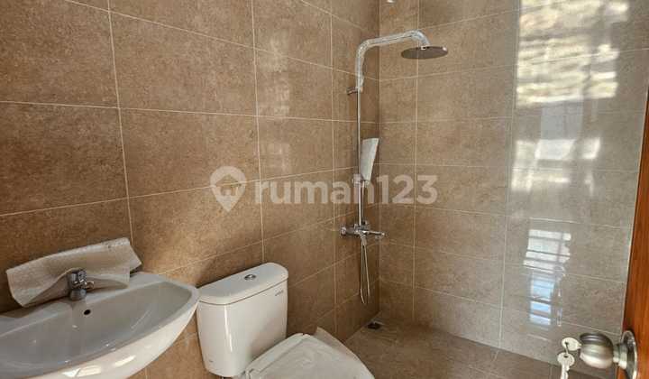 Rumah Baru 2 Lantai Minimalis Di Turangga3-2 2