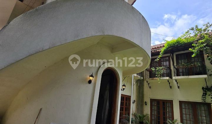 Rumah Artistik Sejuk Sayap Ciumbuleuit Hegarmanah Bandung