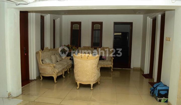 Rumah Mewah 4 Lantai Di Setra Duta Hegarmanah 2