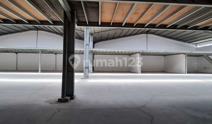 Warehouse on Main Road Soetta Near Buah Batu, 40 Ft Container Access