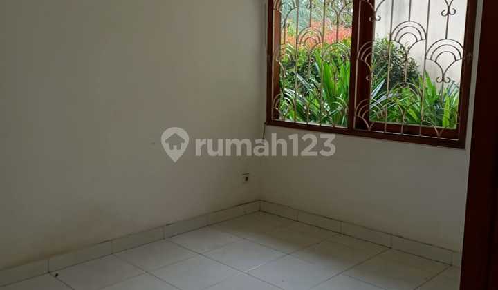 Rumah Terawat Siap Huni Dalam Portal Singgasana 2