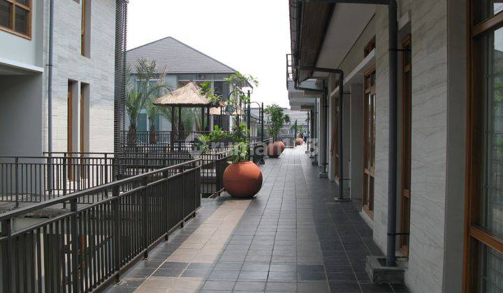 Rumah 2 Lantai Dekat Tol Pasteur Istana Pasteur Regency 1