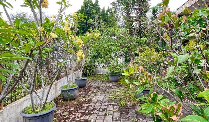 Rumah Bagus Terawat di Hegarmanah Bandung 2