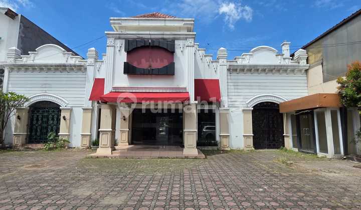 Ruang Usaha Strategis di Mainroad Riau Bandung