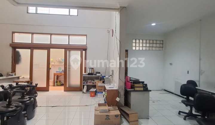 Rumah Luas Nyaman di Mekar Wangi Bandung