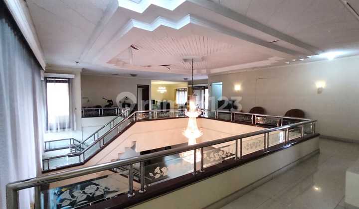 Rumah Mewah Besar di Terusan Sutami 1 Bandung