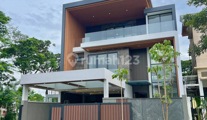 Dijual Rumah Baru 3 Lantai di Woodland Citraland dengan Lift Dekat Pakuwon