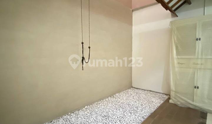 For Sale Luxury House in Rungkut Asri Barat Ready to Occupy 2