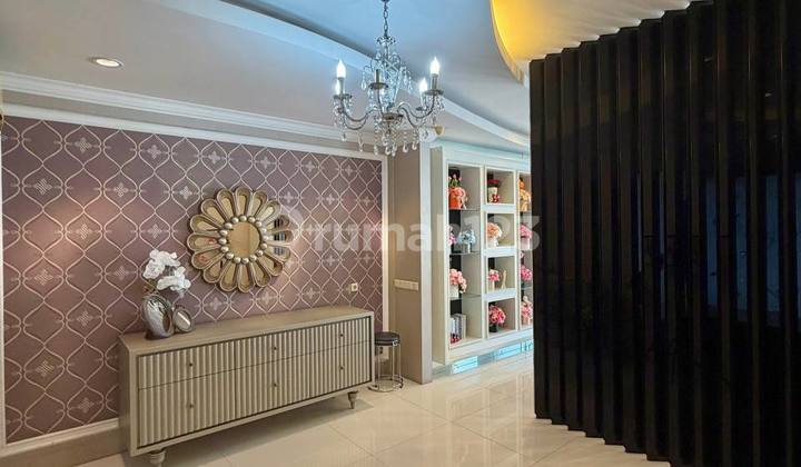 Luxury Shop House for Sale on Darmo Permai Utara Raya Street, Zero Kilometer 2