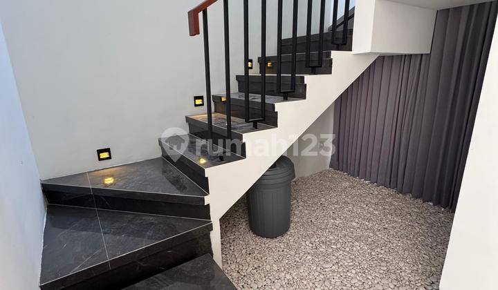 Disewakan Rumah di Citraland Utama District 9 dekat Pakuwon Mall 2