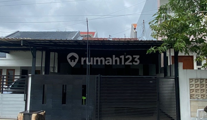 Rent a House in Mulyosari Tengah, Well-Maintained and Ready to Occupy. Rent a House in Mulyosari Tengah, Well-Maintained and Ready to Occupy.