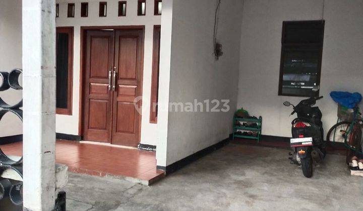 Rumah di Taman Meruya Ilir, Jakarta Barat 2