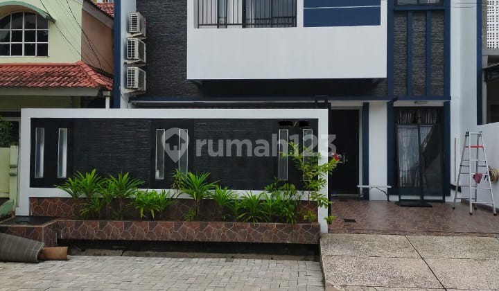 Rumah 2 Lantai Bagus di Gading Serpong, Tangerang